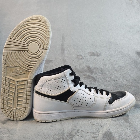 Athletic_Shoes